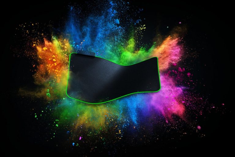 Razer Goliathus Chroma – Up to 16.8 million color option and an array ...